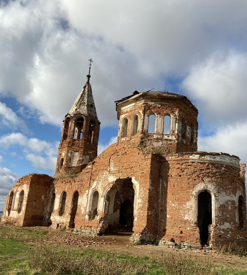 Село стариково. Церковь Владимирской иконы Божией матери в селе Беликуль. Беликуль Челябинская область храм. Разрушенная Церковь Малоярославец. Церковь в селе Беликуль Челябинская.