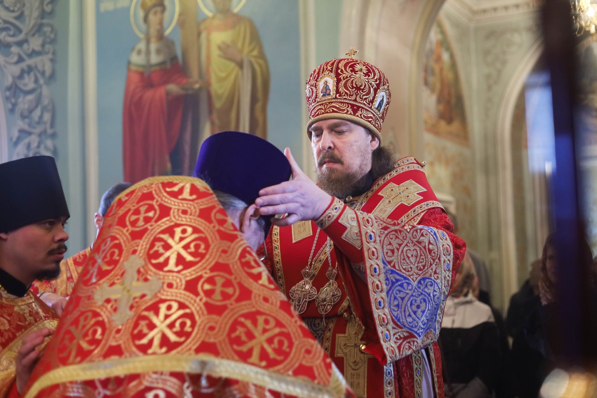 В понедельник Светлой седмицы митрополит Алексий наградил  священнослужителей Челябинска