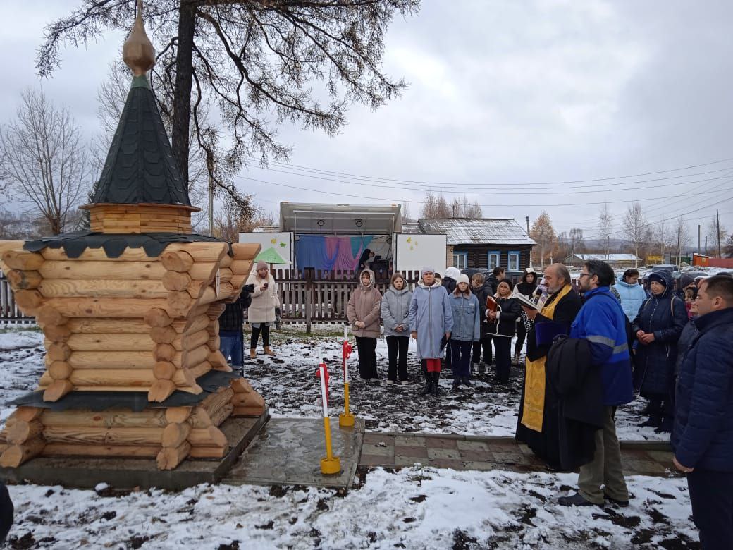 Церковь напротив малахита Ижевск