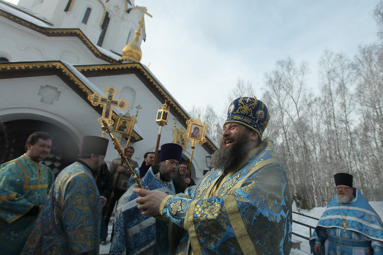 Митрополит Никодим: «Пресвятая Дева молится о нашем возвращении в Дом Божий»