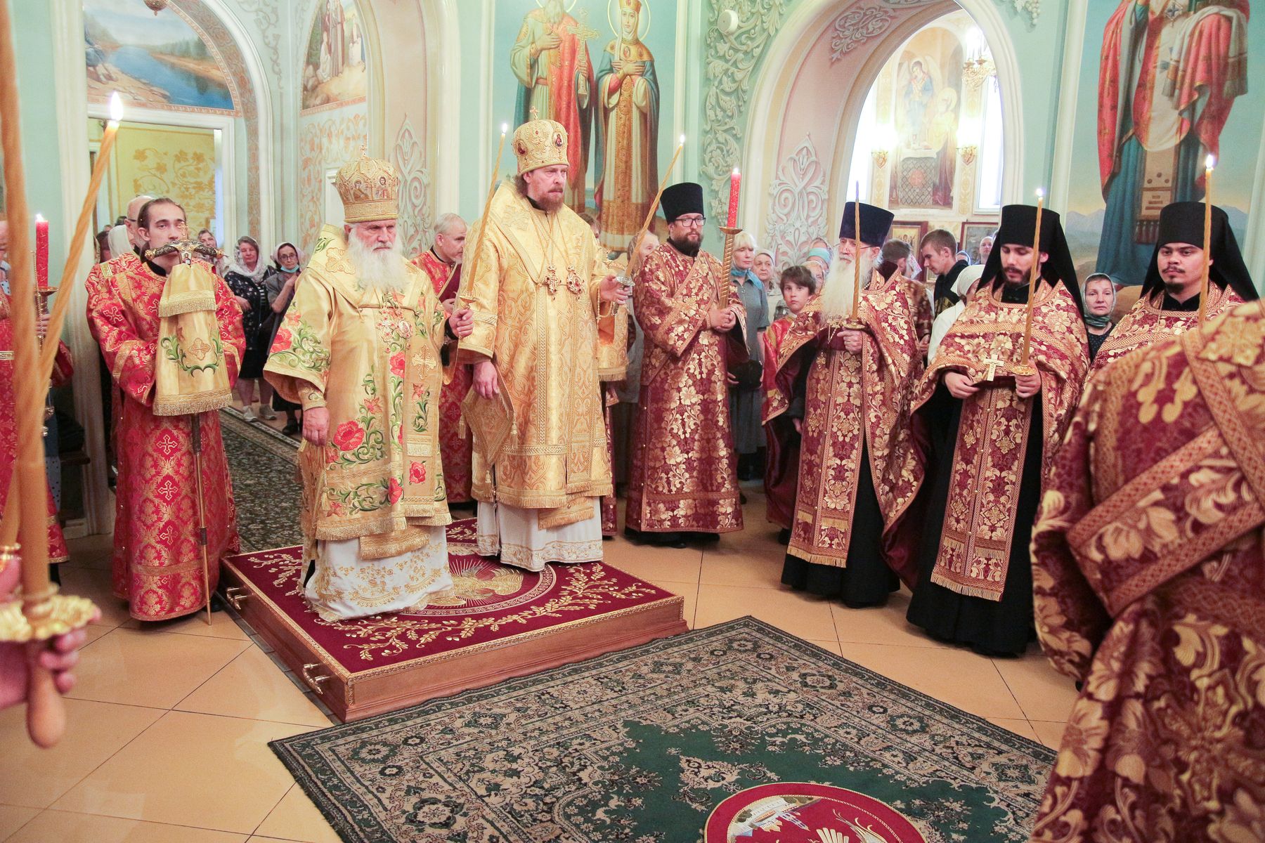 Вечерняя служба в монастыре Студеница