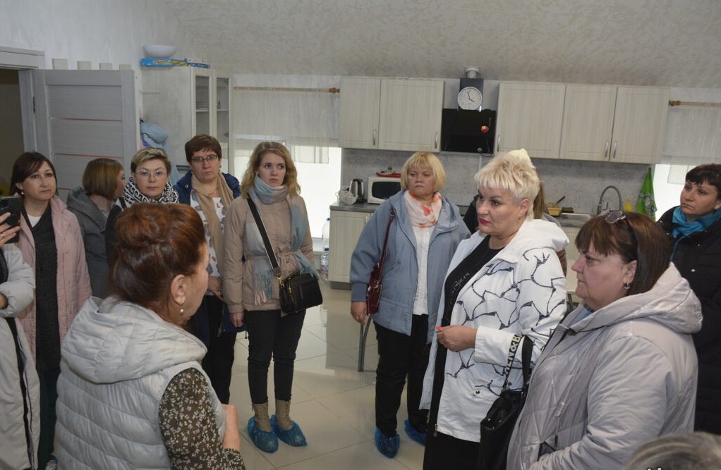 Опытом работы с женщинами, попавшими в беду, поделился Свято-Троицкий храм села 