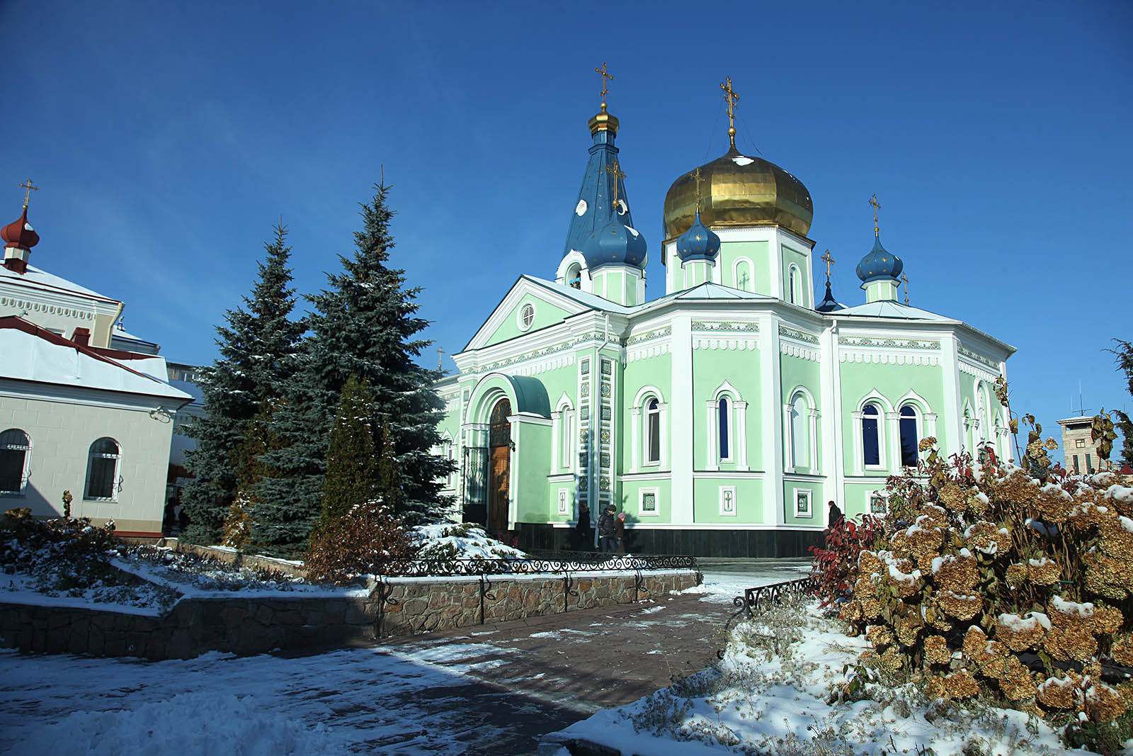 Свято симеоновский челябинск. Свято Симеоновский храм Челябинск. Свято-Симеоновского кафедрального собора г Челябинска. Свято-Семеновская Соборная Церковь Челябинск.