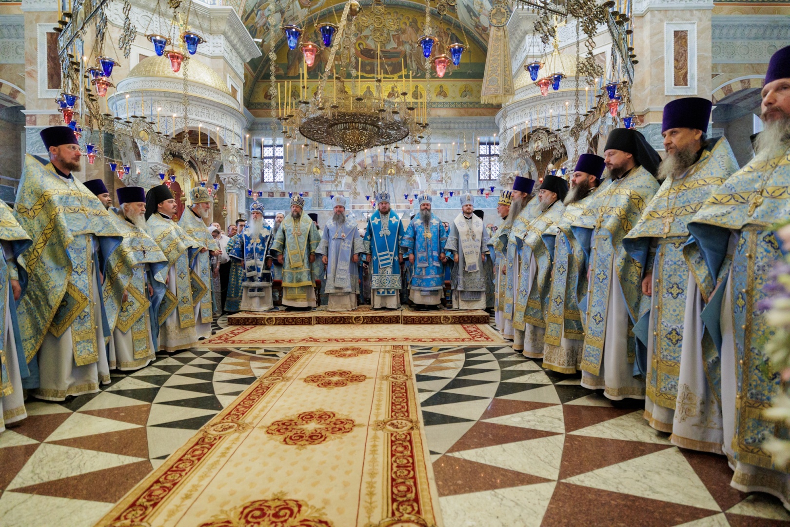 Покровская Церковь Тихвинского монастыря внутри