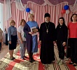 В Верхнем Уфалее священник поздравил работников детских садов с профессиональным праздником