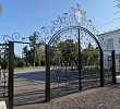 На территории храма Сошествия Святого Духа на апостолов в Кыштыме завершились работы по благоустройству 