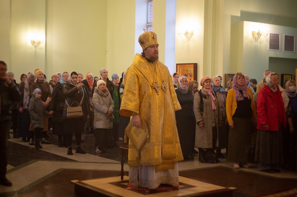 Священник Иван Петунов