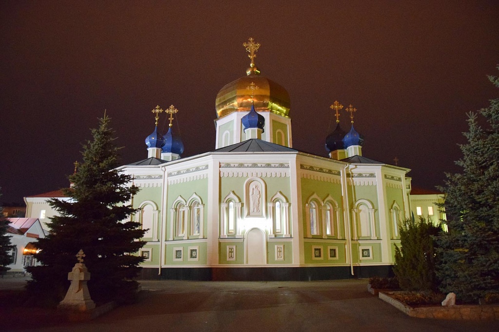 Православные храмы челябинска. Свято-Симеоновский кафедральный собор Челябинск. Белая Церковь Челябинск Свято Симеоновский собор. Семеновская Церковь Челябинск. Свято-Симеоновский кафедральный собор Челябинск фото.