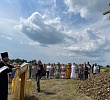 На въезде в село Большой Куяш освятили новый поклонный крест