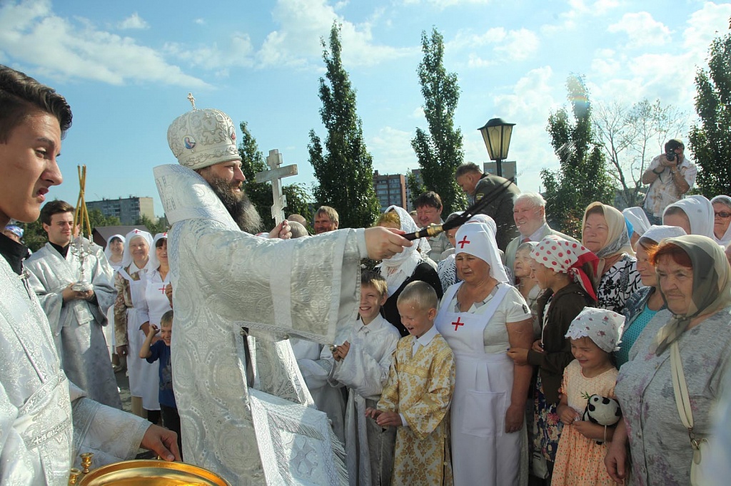 Чебаркуль Церковь батюшка