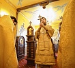 Митрополит Алексий совершил Божественную литургию в крестовом храме на территории епархиального управления
