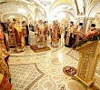 В канун дня памяти священномученика Петра Крутицкого архипастыри совершили всенощное бдение в соборе Рождества Христова