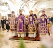 В субботу первой седмицы Великого поста архиереи Челябинской митрополии совершили Литургию в Христорождественском соборе