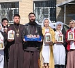 Праздники в делах и встречах: на приходах Челябинской епархии продолжают помогать нуждающимся