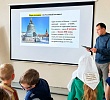 В храме Петра и Февронии Старокамышинска отцы рассказали детям об истории и традициях колокольного звона