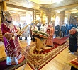 В четверг Светлой седмицы митрополит Алексий совершил Литургию в храме Живоначальной Троицы в деревне Верхние Караси