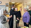 Священники Челябинской епархии посетили больницы и социальные центры 