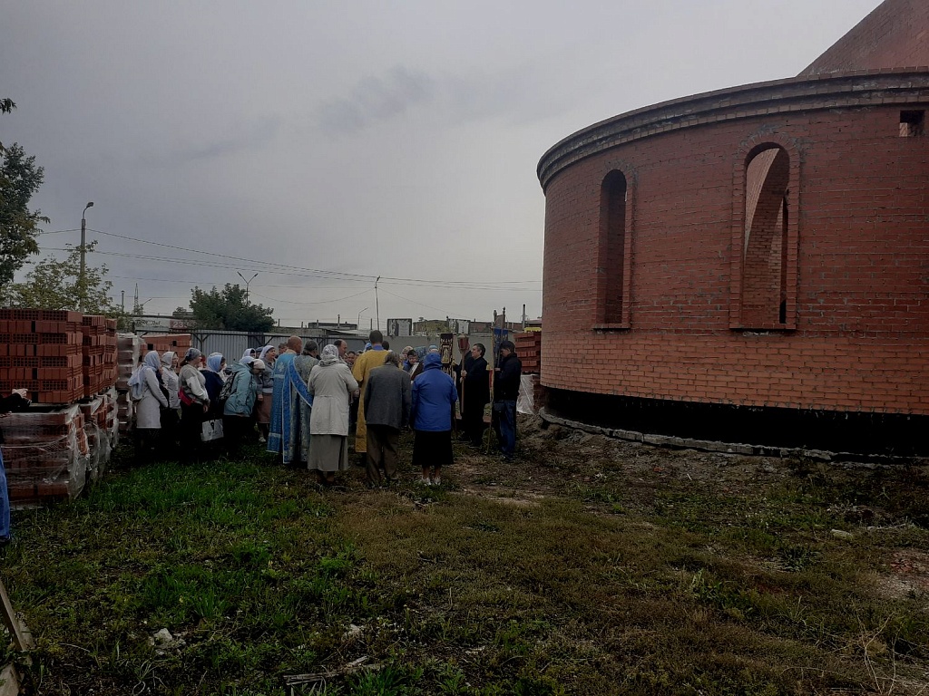 В Успенском храме Челябинска отметили престольный праздник