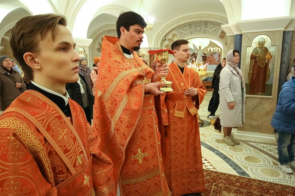 Литургия 15.09 2025. Литургия 15.09 2025