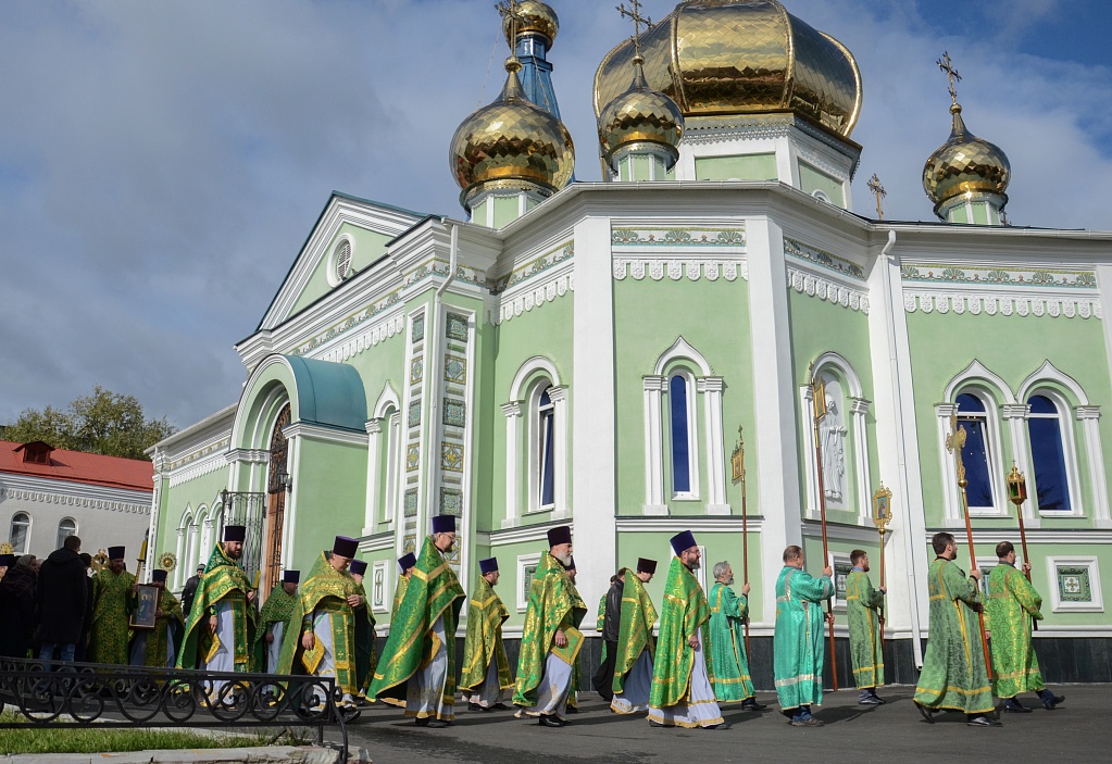 Свято симеоновский челябинск. Свято Симеоновский храм Челябинск. Храм Симеона Верхотурского Челябинск.