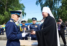 Митрополит Алексий поздравил молодых офицеров боевого управления с окончанием вуза