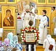 В праздник Рождества святого Иоанна Крестителя митрополит Алексий совершил Литургию в храме поселка Вишневогорск 