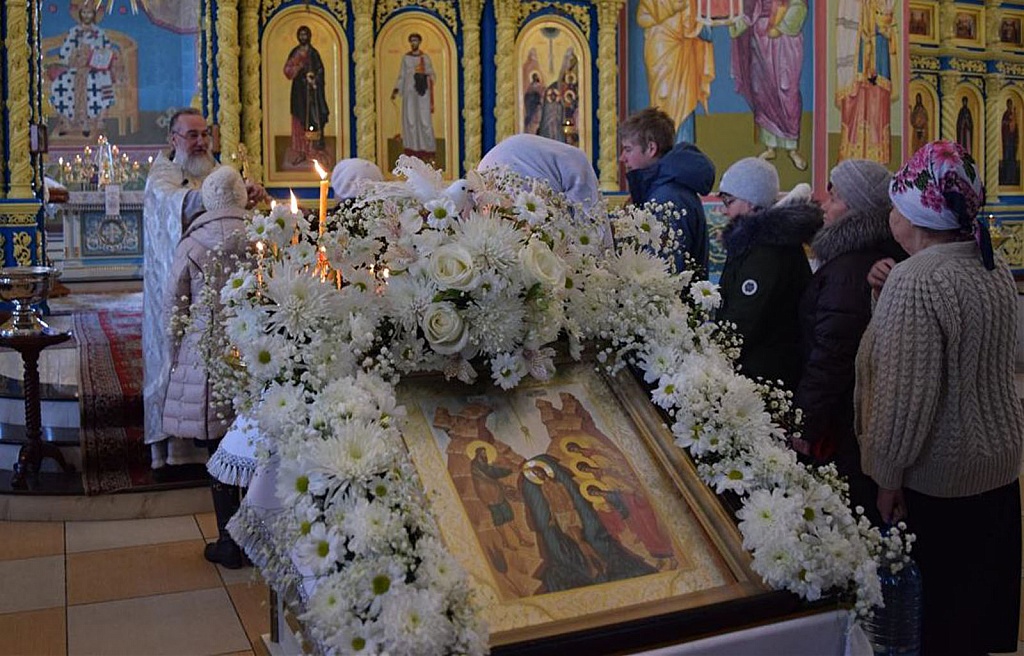 Миасс сайт храма богоявления. Храм Богоявления Господня Миасс. Богоявленский храм пос Усть-Миасс. Храм Богоявления Господня Миасс внутри. Усть Миасское храм.