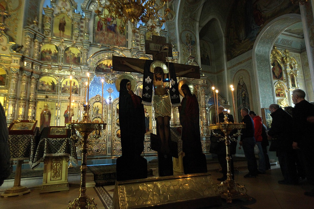 Период святое. Вечерняя служба перед Пасхой. Когда перед Пасхой прекращаются земные поклоны.