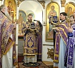 Митрополит Алексий совершил Литургию и панихиду в Свято-Никольском храме Челябинска