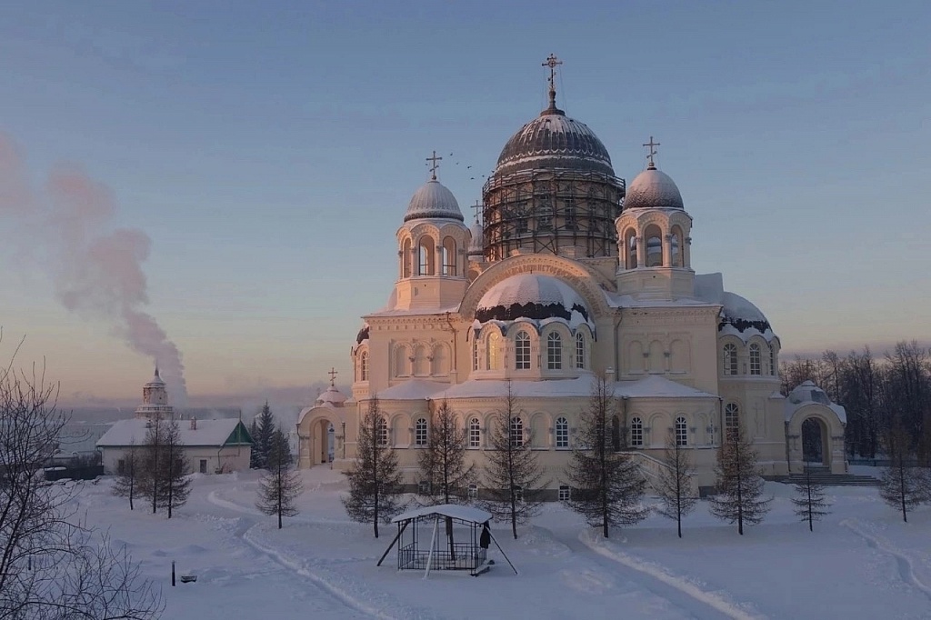 Верхотурский Николаевский монастырь Верхотурье зима