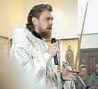 Митрополит Алексий совершил вечернее богослужение в храме святителя Николая поселка Солнечный 