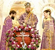 Митрополит Алексий совершил Литургию в первый день Успенского поста