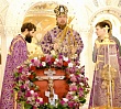 Митрополит Алексий совершил Литургию в первый день Успенского поста